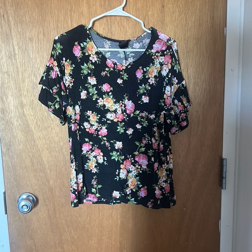 Flutter Sleeve Floral Top